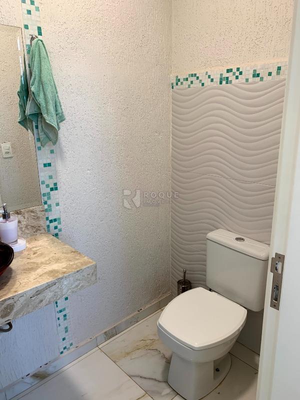 Casa em condomínio à venda no bairro Residencial Jardim dos Ipês: 