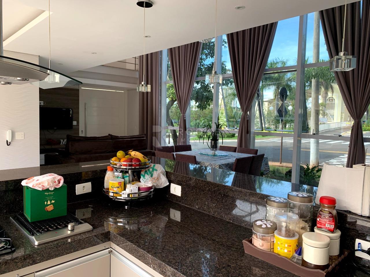 Casa em condomínio à venda no bairro Residencial Jardim dos Ipês: 