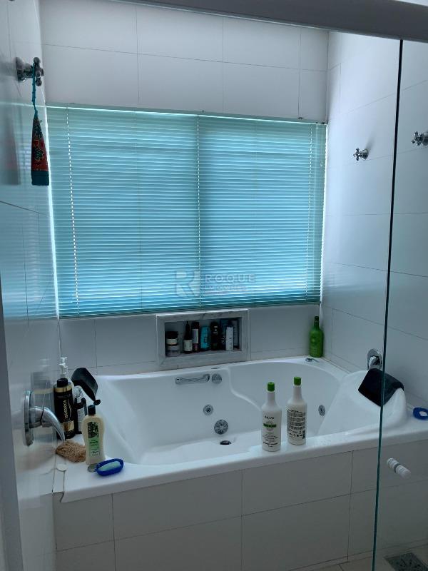 Casa em condomínio à venda no bairro Residencial Jardim dos Ipês: 