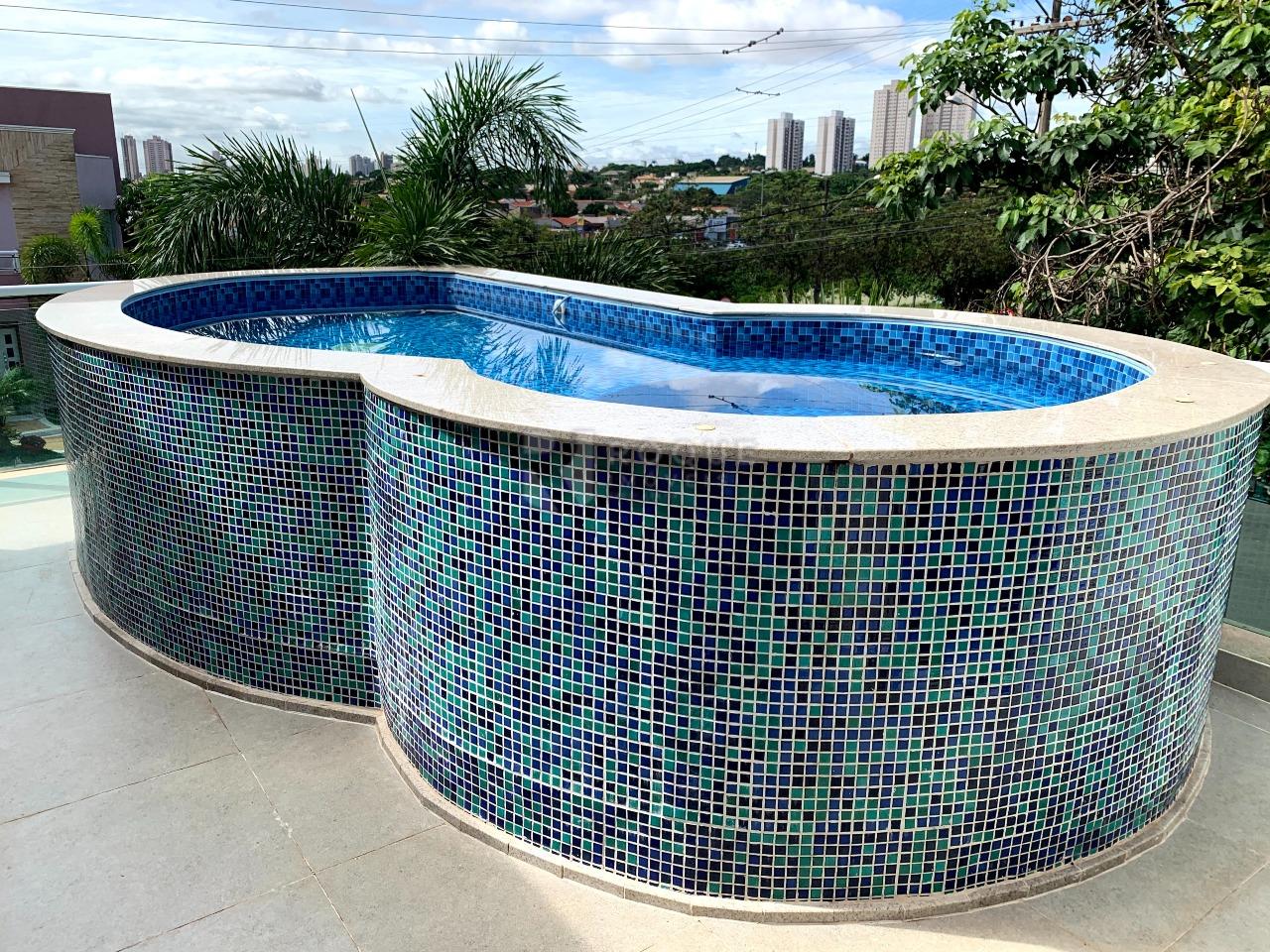 Casa em condomínio à venda no bairro Residencial Jardim dos Ipês: 
