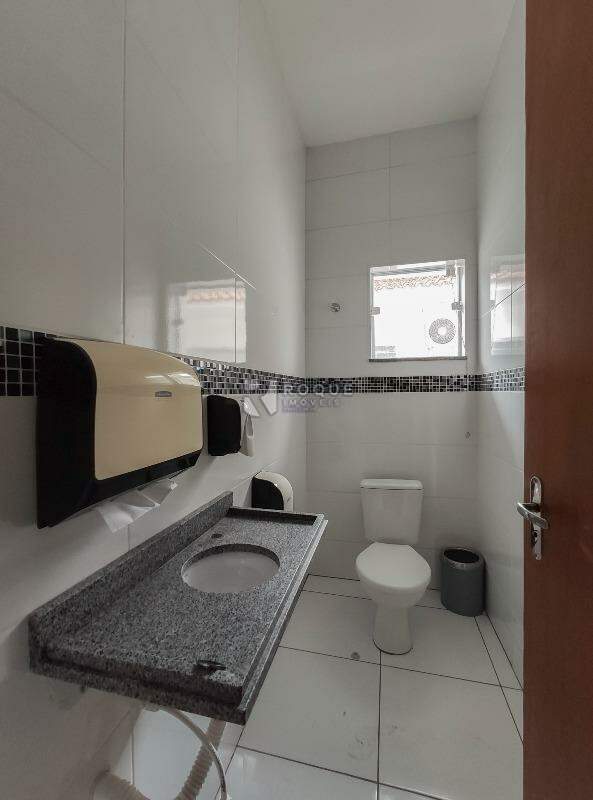 Casa Comercial à venda no bairro Centro: 
