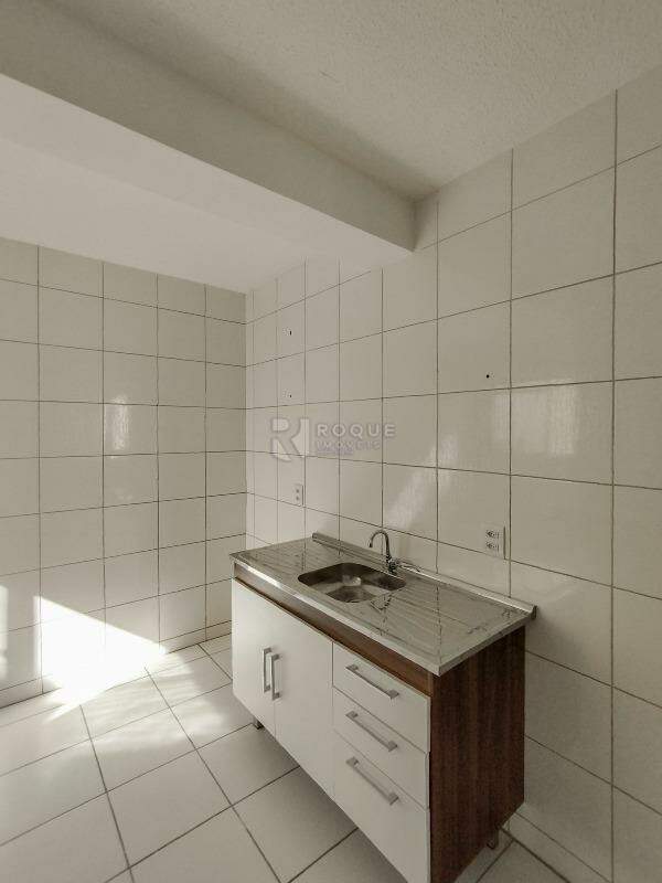 Apartamento para aluguel no bairro Residencial Rubi: Cozinha 