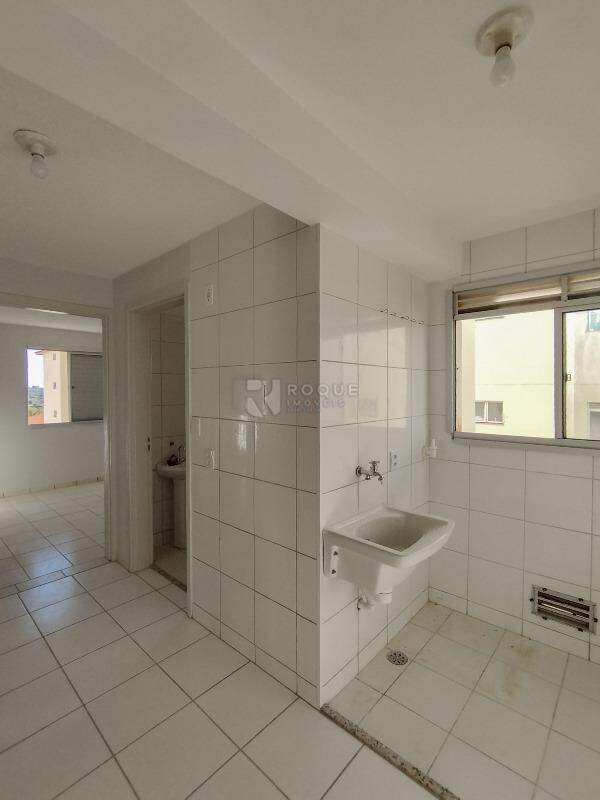 Apartamento para aluguel no bairro Residencial Rubi: Área de serviço 