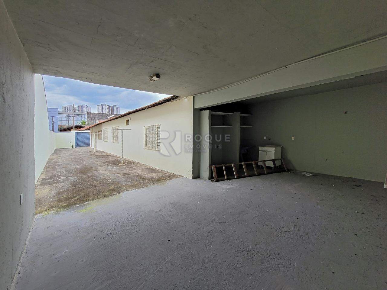 Casa Residencial para aluguel no bairro Gleba Beatriz: Fundos
