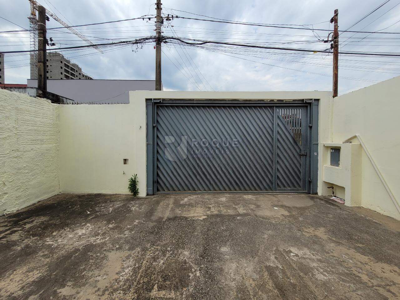 Casa Residencial para aluguel no bairro Gleba Beatriz: Garagem