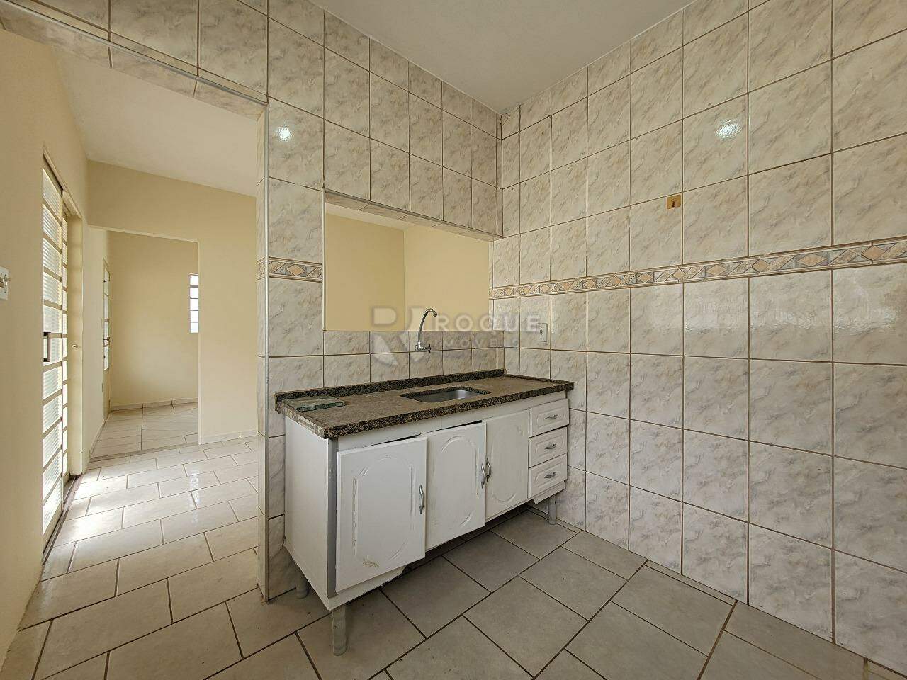 Casa Residencial para aluguel no bairro Gleba Beatriz: Cozinha