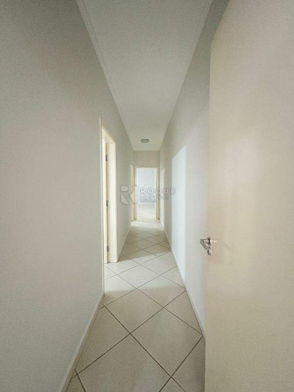 Casa em condomínio para aluguel no bairro Parque Residencial Roland: Hall