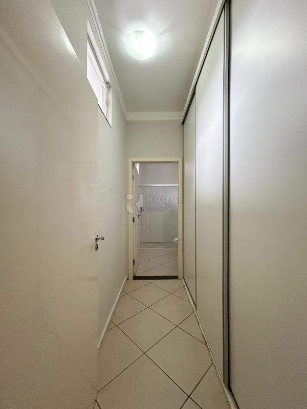 Casa em condomínio para aluguel no bairro Parque Residencial Roland: Closet Suíte 3