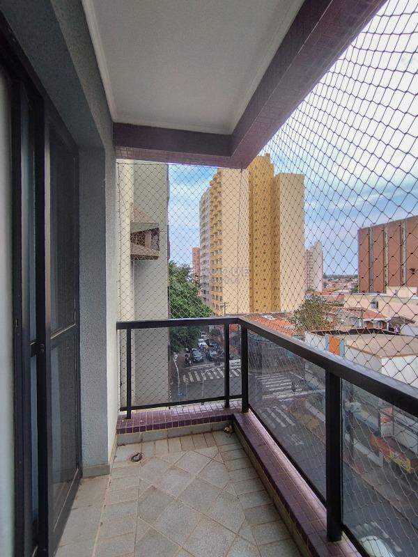 Apartamento para aluguel no bairro Centro: Sacada