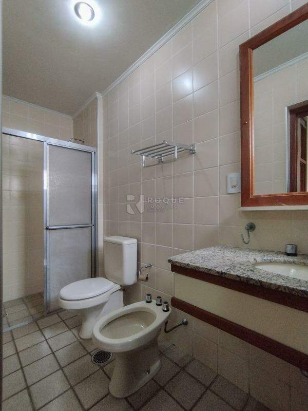 Apartamento para aluguel no bairro Centro: WC suíte 