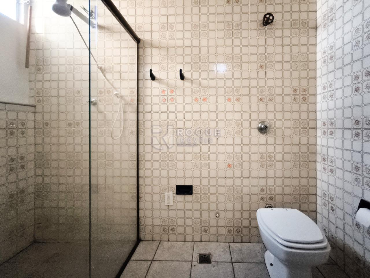 Casa Residencial à venda no bairro Parque Real: BANHEIRO SOCIAL