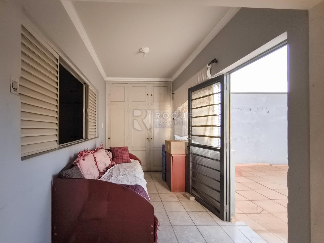 Casa Residencial à venda no bairro Parque Real: VARANDA