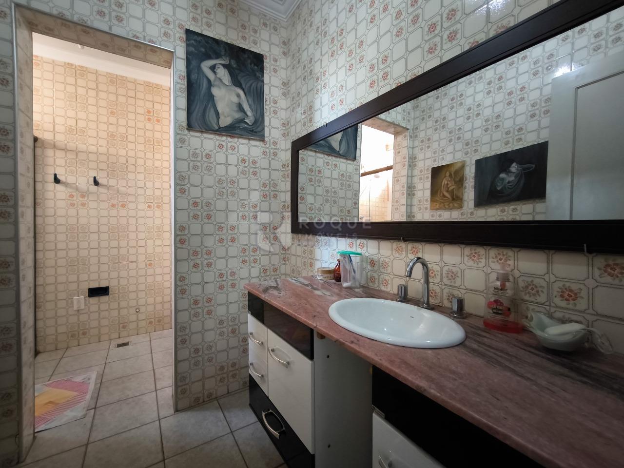 Casa Residencial à venda no bairro Parque Real: BANHEIRO SOCIAL