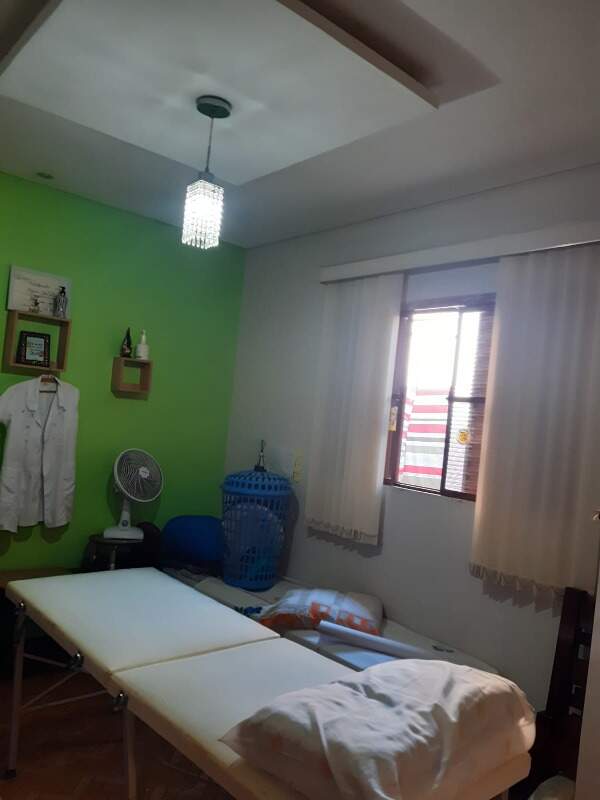 Casa Residencial à venda no bairro Jardim Olga Veroni: