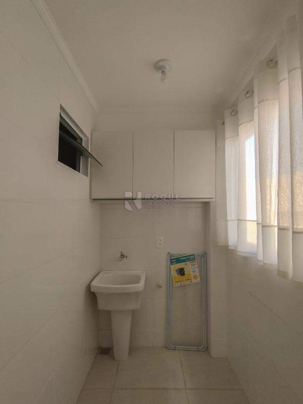 Apartamento para aluguel no bairro Jardim São Roque: Área de serviço 