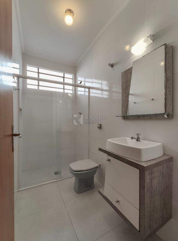 Casa Residencial para aluguel no bairro Jardim Maria Buchi Modeneis: WC social 