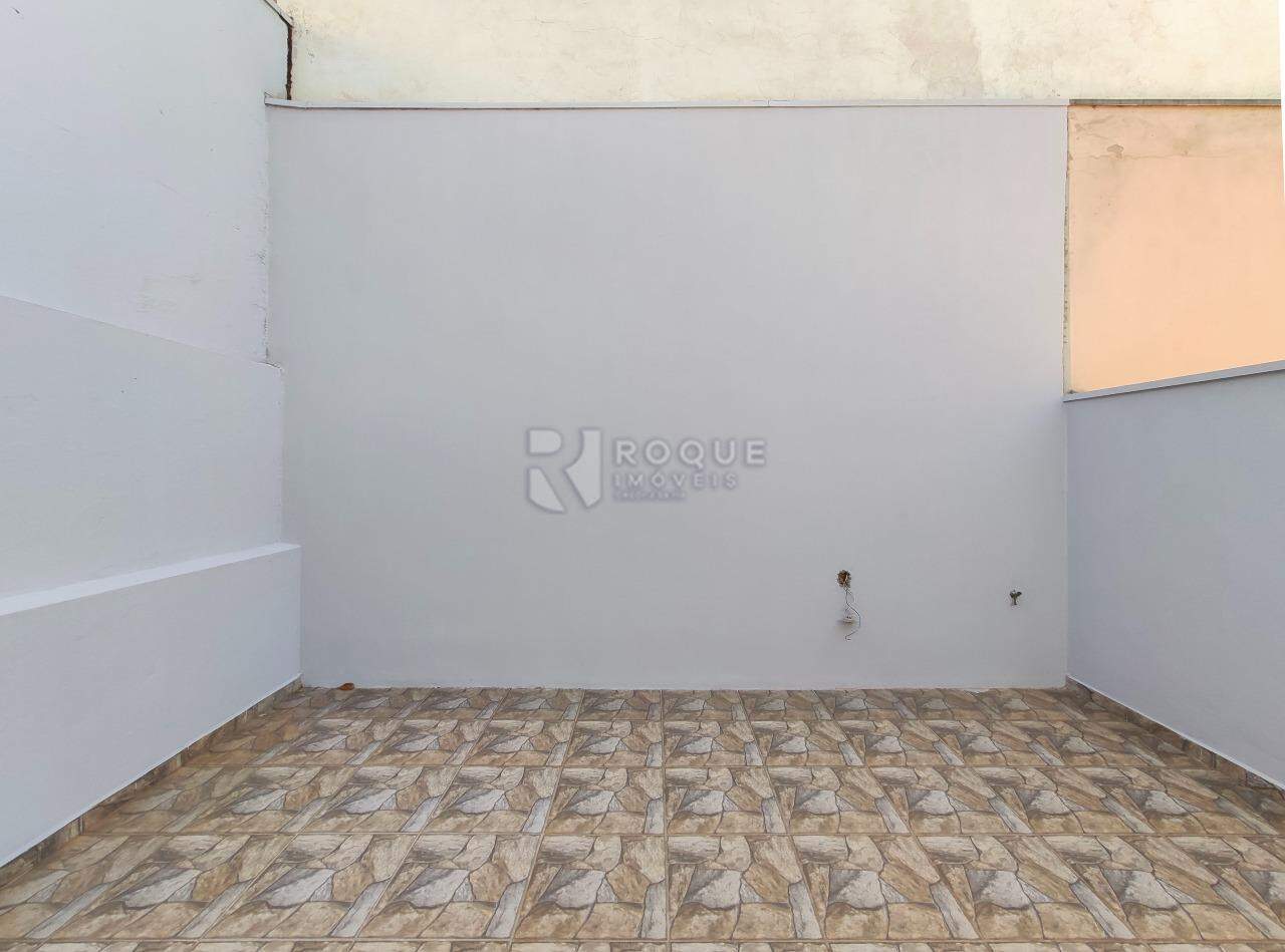 Casa Residencial para aluguel no bairro Jardim Maria Buchi Modeneis: Fundo 
