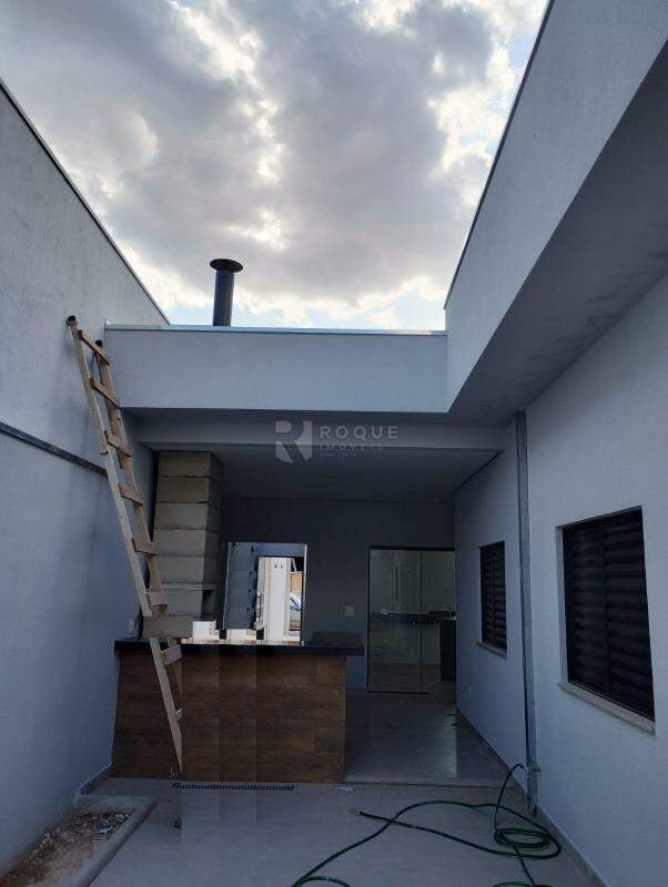 Casa em condomínio à venda no bairro Jardim Residencial Campo Novo: 