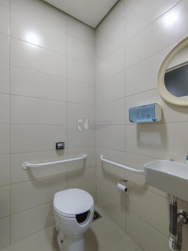 Salas/Conjuntos para aluguel no bairro Centro: WC 3