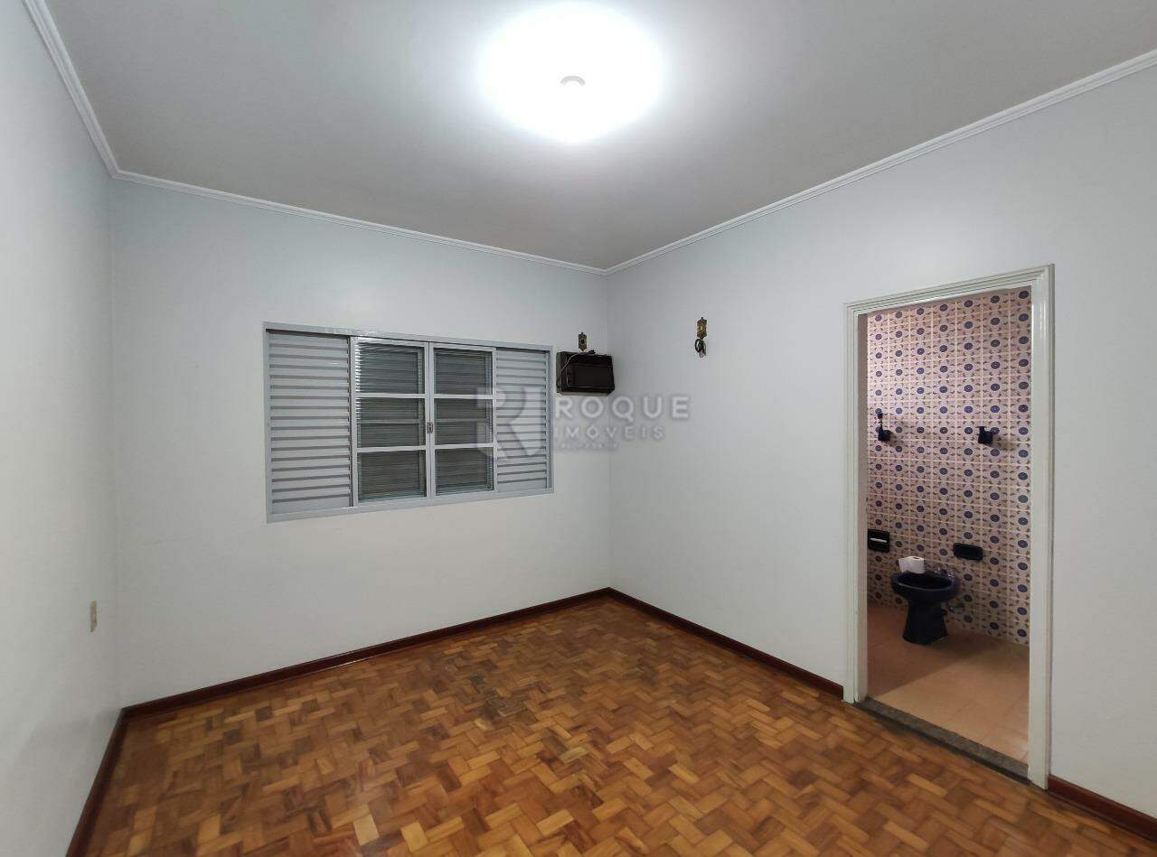 Casa Residencial para aluguel no bairro Vila Claudia: Dormitório 2 suíte
