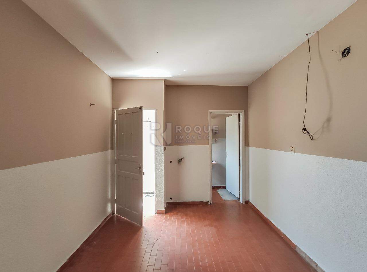 Casa Residencial para aluguel no bairro Vila Claudia: Dormitório suíte fundo