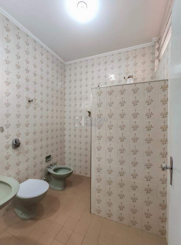 Casa Residencial para aluguel no bairro Vila Claudia: WC social