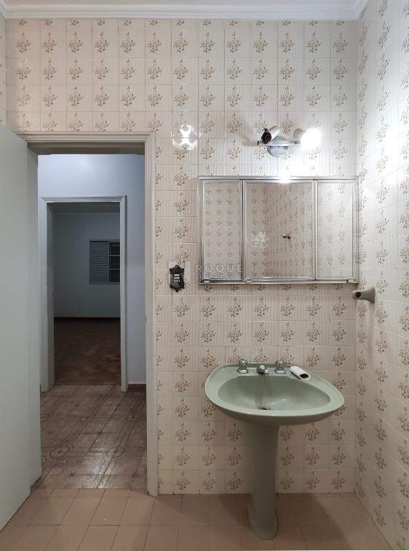Casa Residencial para aluguel no bairro Vila Claudia: WC social