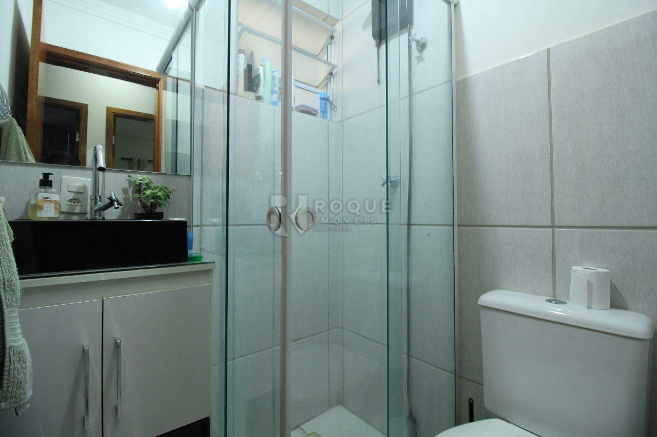 Apartamento à venda no bairro Vila Labaki: 