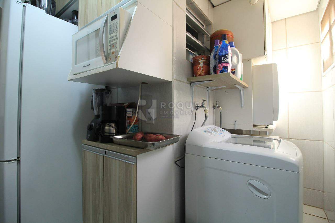 Apartamento à venda no bairro Vila Labaki: 