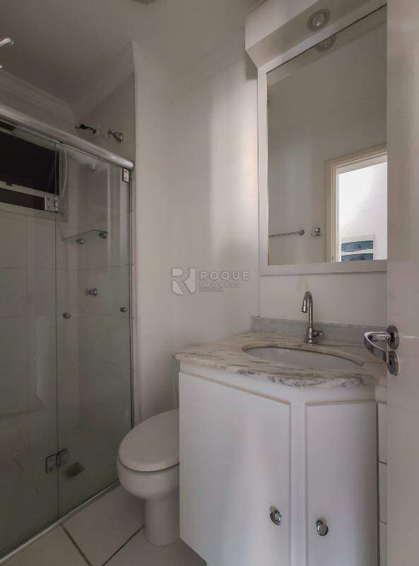 Apartamento para aluguel no bairro Chácaras Antonieta: WC social 