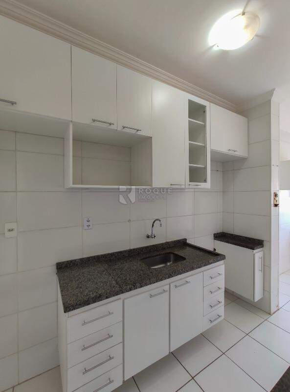 Apartamento para aluguel no bairro Chácaras Antonieta: Cozinha 