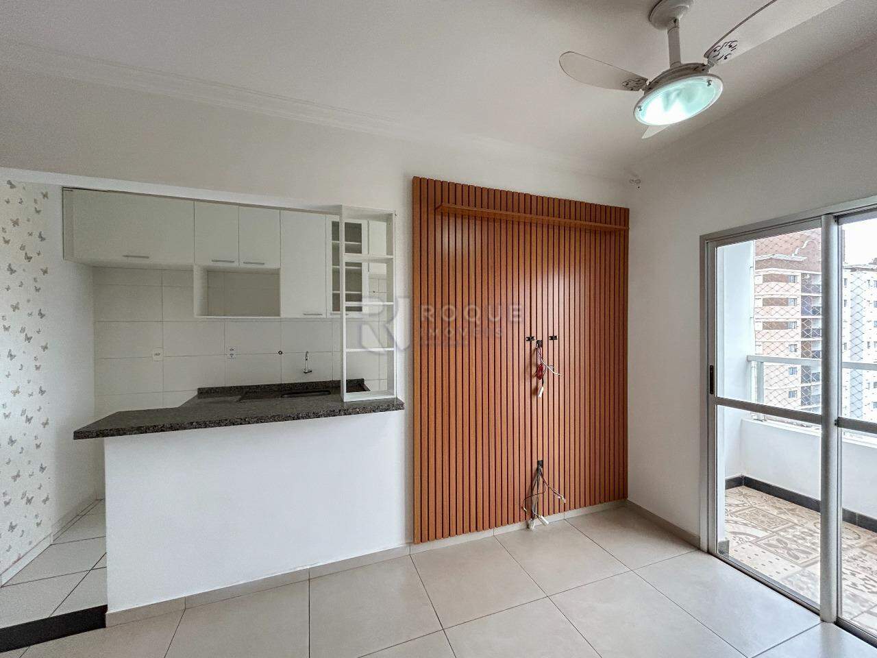 Apartamento para aluguel no bairro Chácaras Antonieta: Sala 