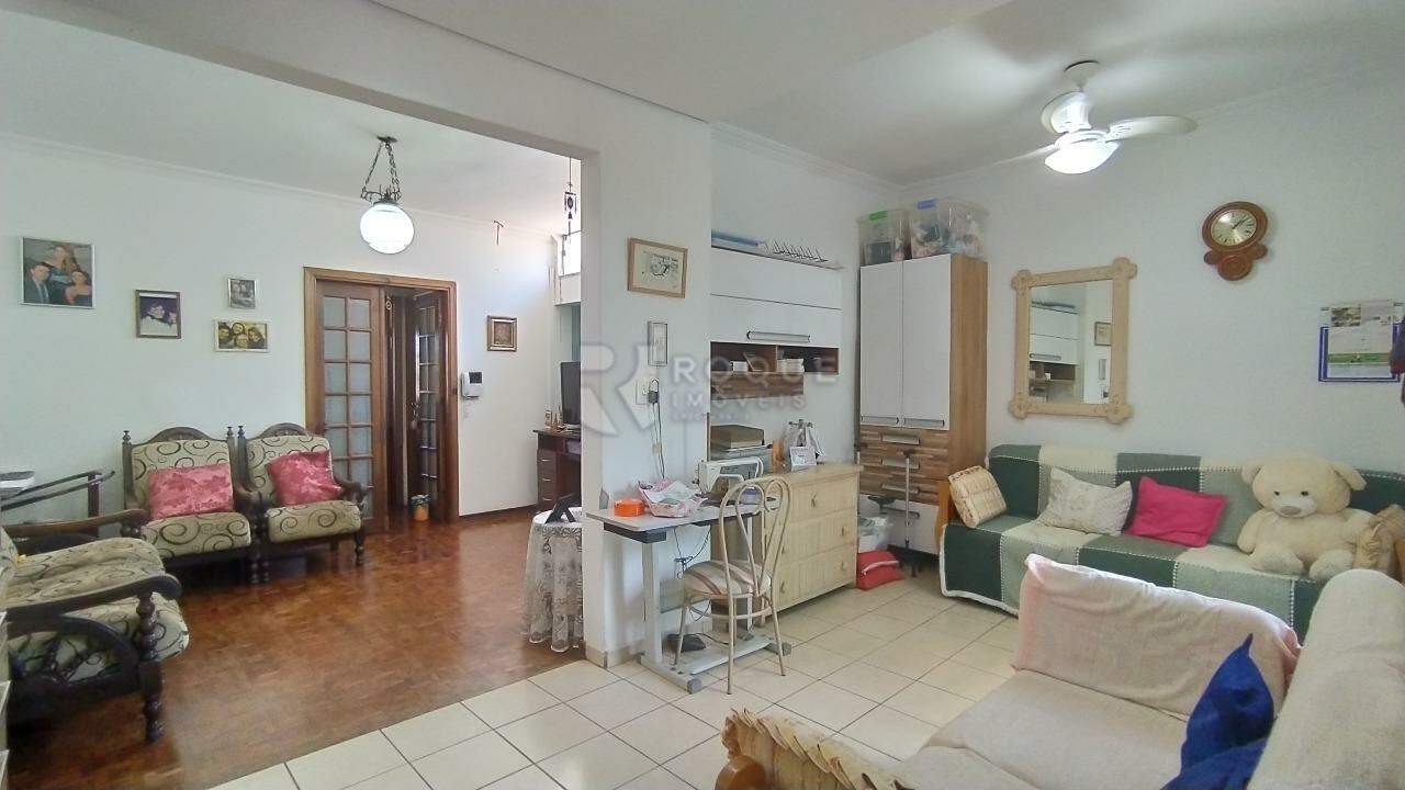 Casa Residencial à venda no bairro Centro: 