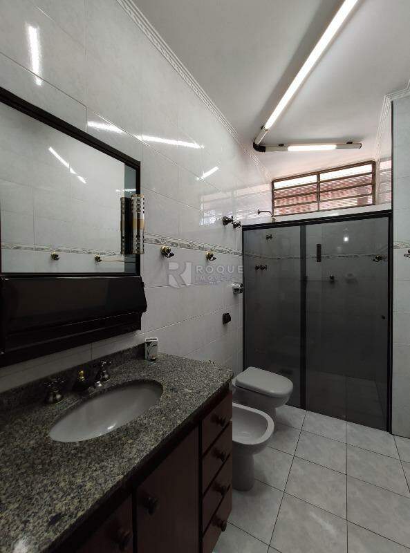 Casa Residencial para aluguel no bairro Vila Santa Lucia: WC 