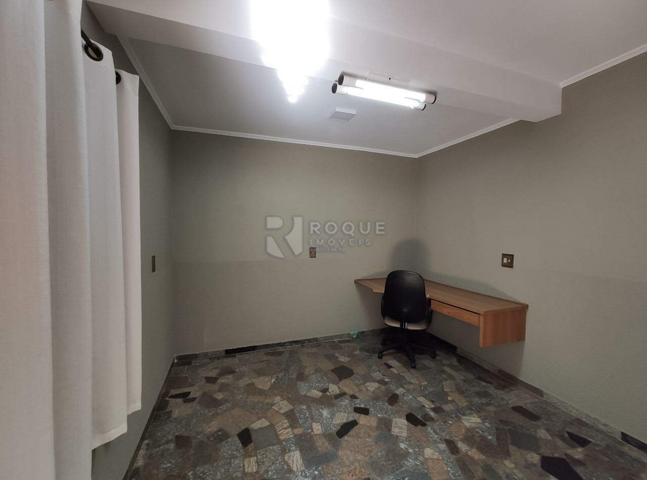 Casa Residencial para aluguel no bairro Vila Santa Lucia: Dormitório fundo 
