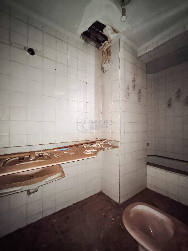 Apartamento à venda no bairro Centro: WC SUÍTE 2