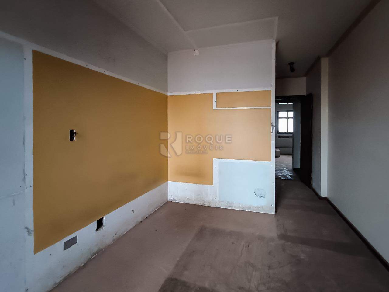 Apartamento à venda no bairro Centro: SUÍTE 1