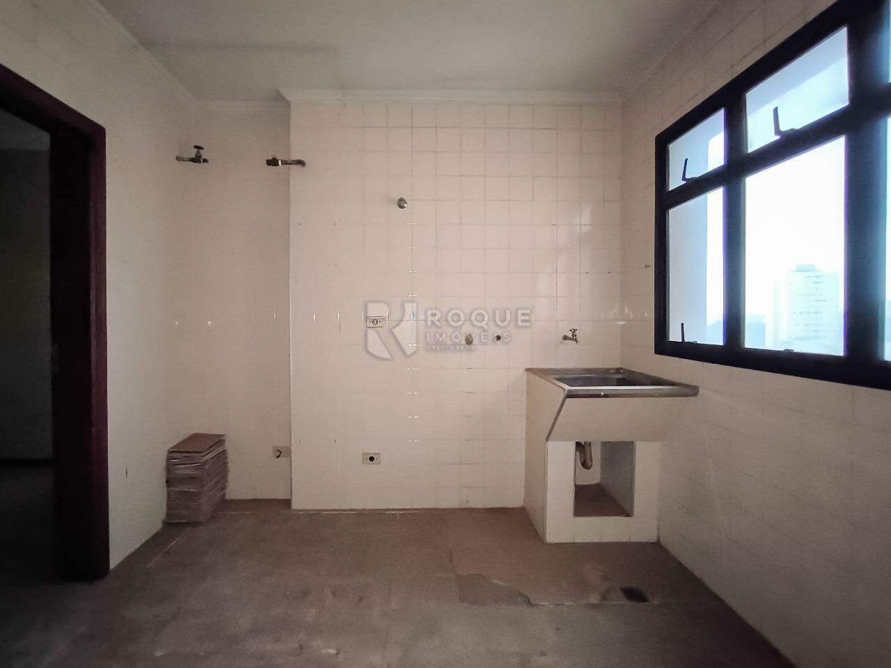 Apartamento à venda no bairro Centro: ÁREA DE SERVIÇO