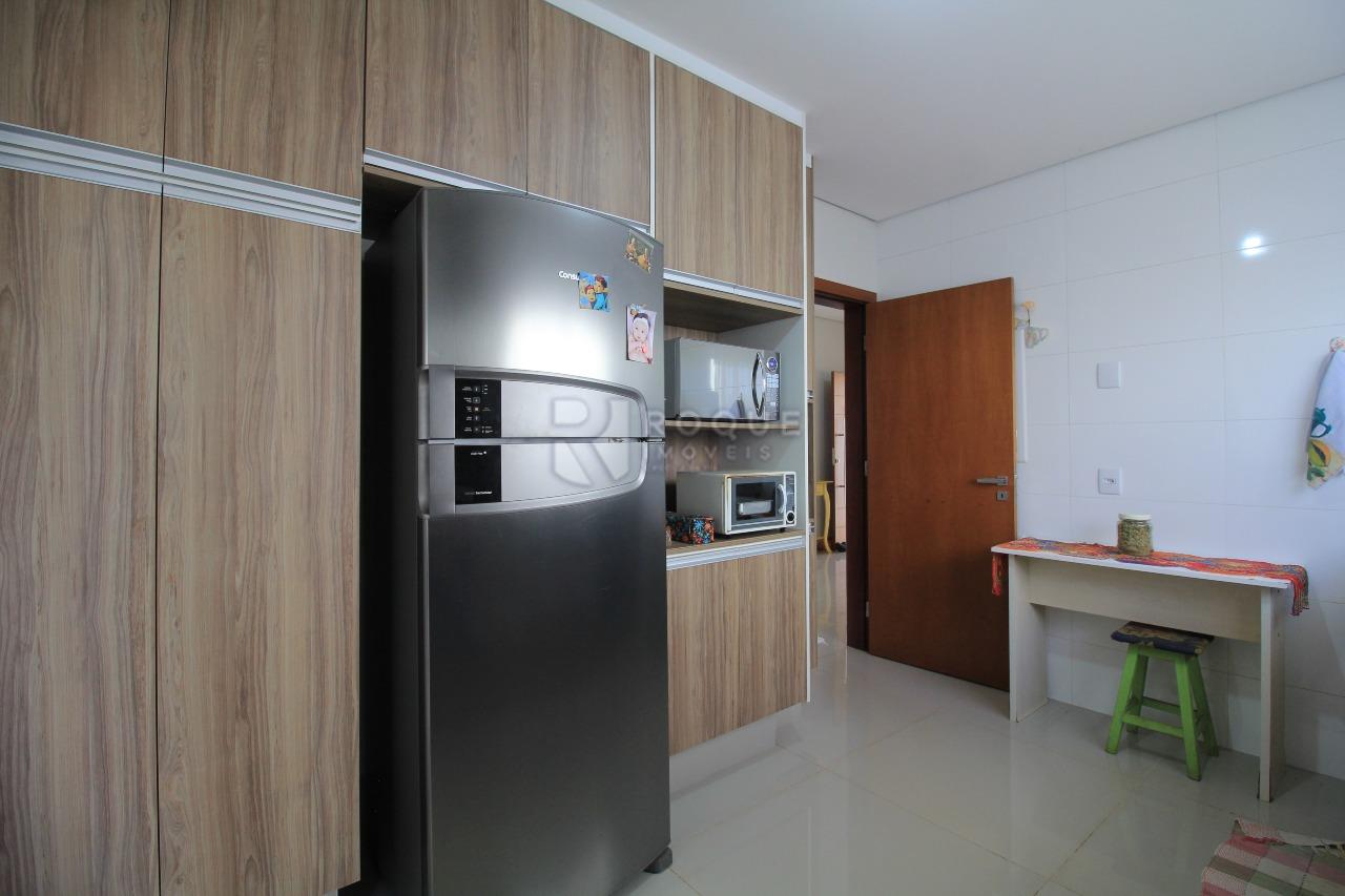 Casa em condomínio à venda no bairro Jardim Terras de Santa Elisa: 