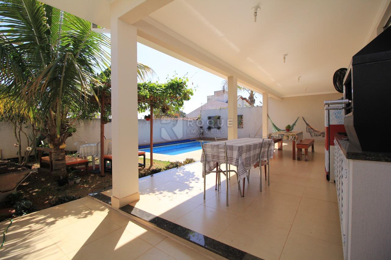 Casa em condomínio à venda no bairro Jardim Terras de Santa Elisa: 