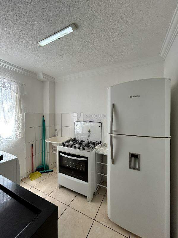 Apartamento para aluguel no bairro Residencial Costa Verde: Cozinha 
