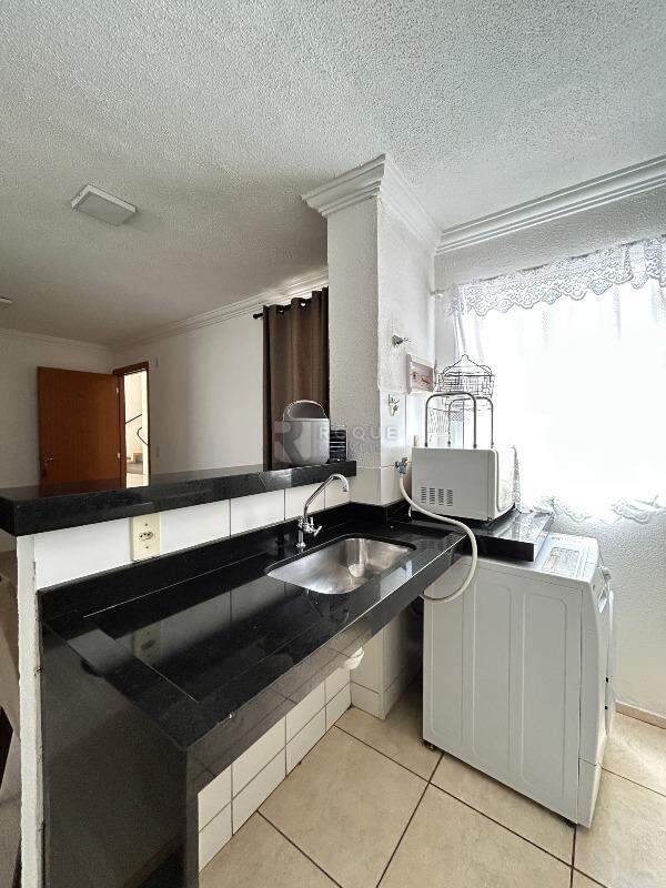 Apartamento para aluguel no bairro Residencial Costa Verde: Cozinha 