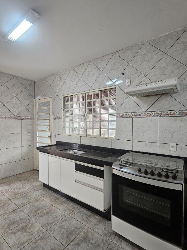 Casa Residencial para aluguel no bairro Parque Residencial Abílio Pedro: Cozinha