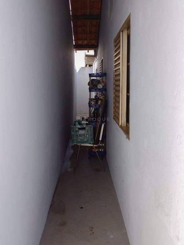 Casa Residencial para aluguel no bairro Residencial Econômico Manoel Simão de Barros Levy: Corredor lateral