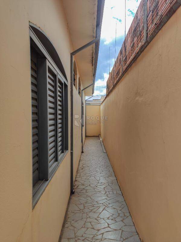 Casa Residencial para aluguel no bairro Vila Rosana: Corredor 2