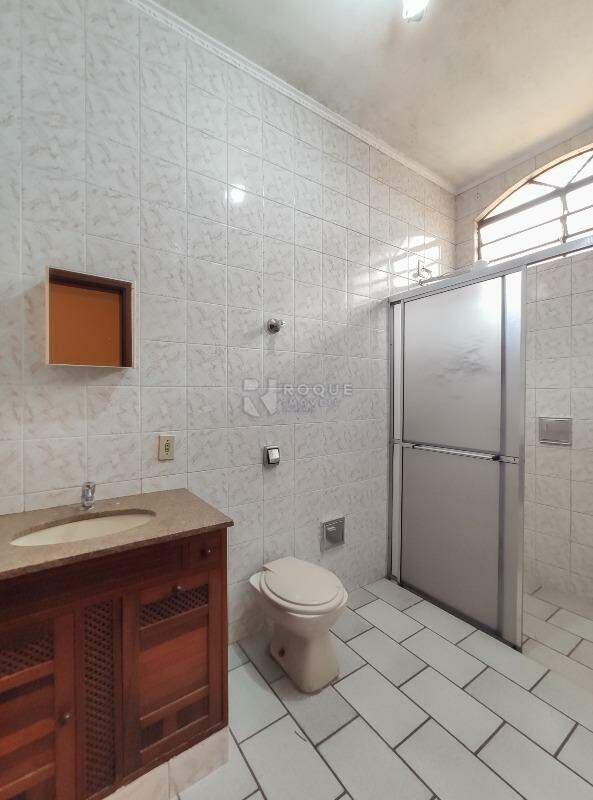 Casa Residencial para aluguel no bairro Vila Rosana: WC suíte