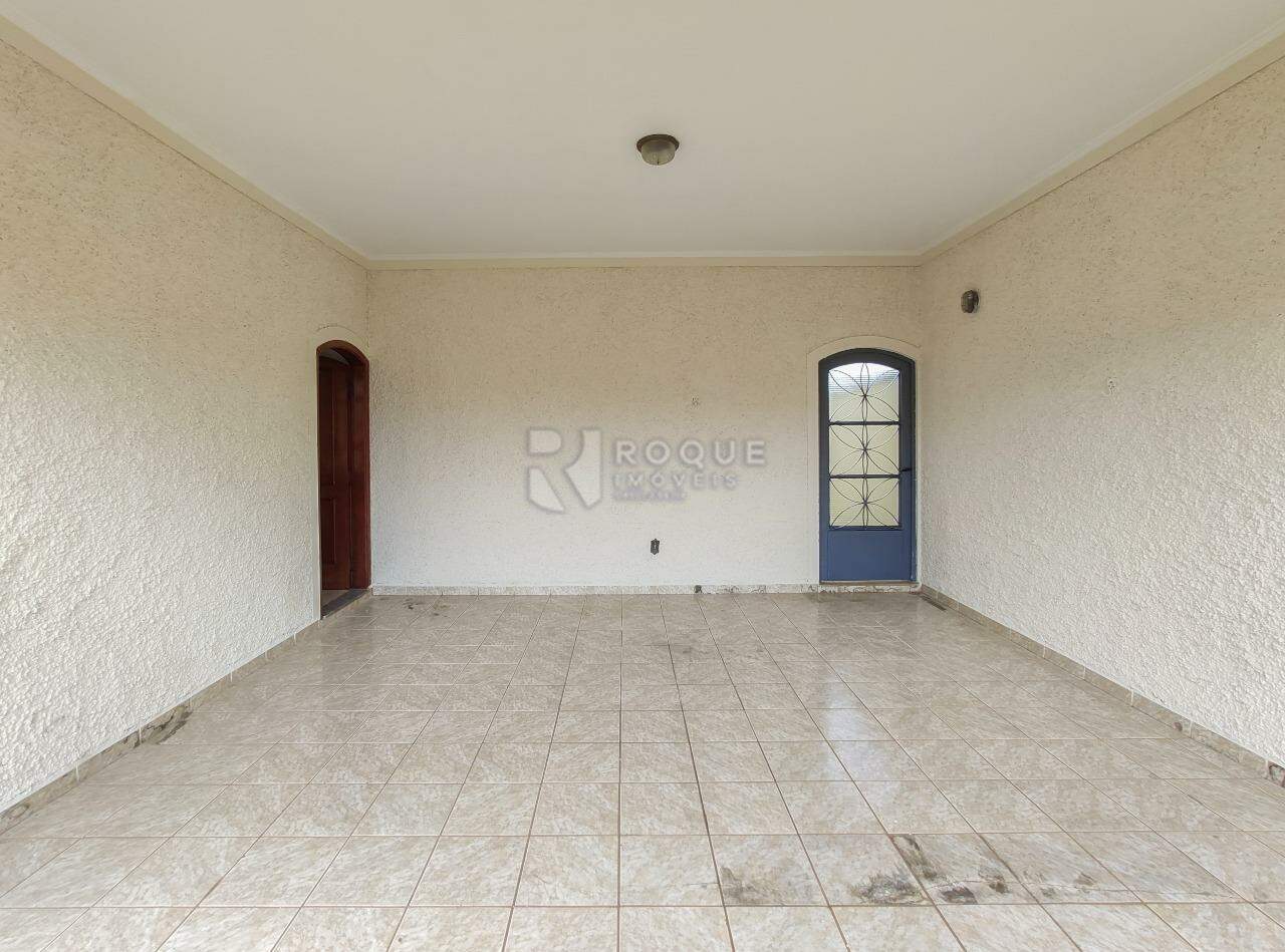 Casa Residencial para aluguel no bairro Vila Rosana: Garagem