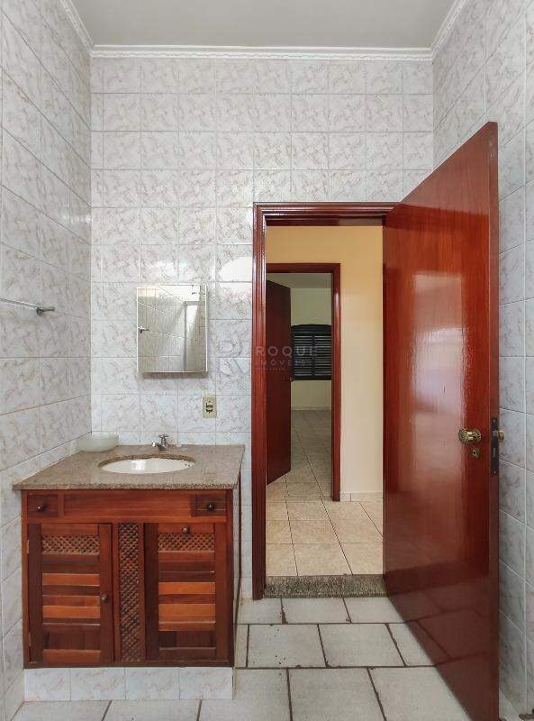 Casa Residencial para aluguel no bairro Vila Rosana: WC social