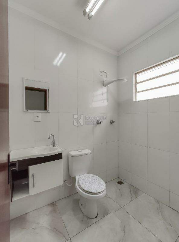 Casa Residencial para aluguel no bairro Vila Piza: WC suíte 