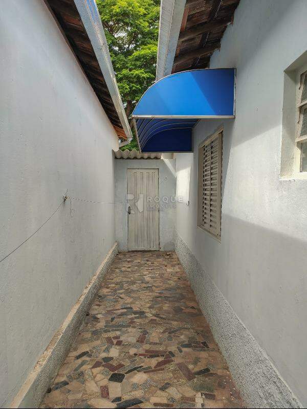 Casa Residencial para aluguel no bairro Vila Piza: Corredor 